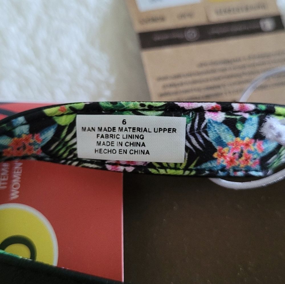 Flojos Women's Flip Flops in Black🖤 Size 6 - NWT - Picture 14 of 16